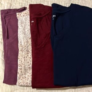 4 shirt bundle- Old Navy women’s 3X EVERYWEAR loose fit short sleeve V-neck